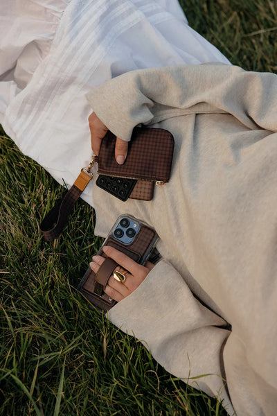 Cafe Gingham Magnetic Case