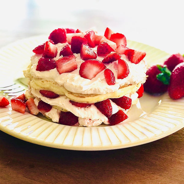 STRAWBERRY N CREAM CHEESECAKE DIP